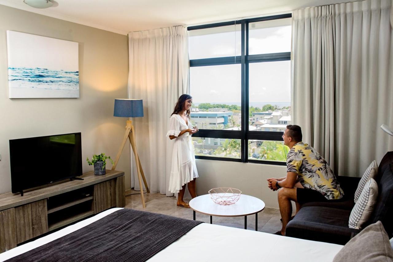 Sunshine Tower Hotel Cairns Exterior photo
