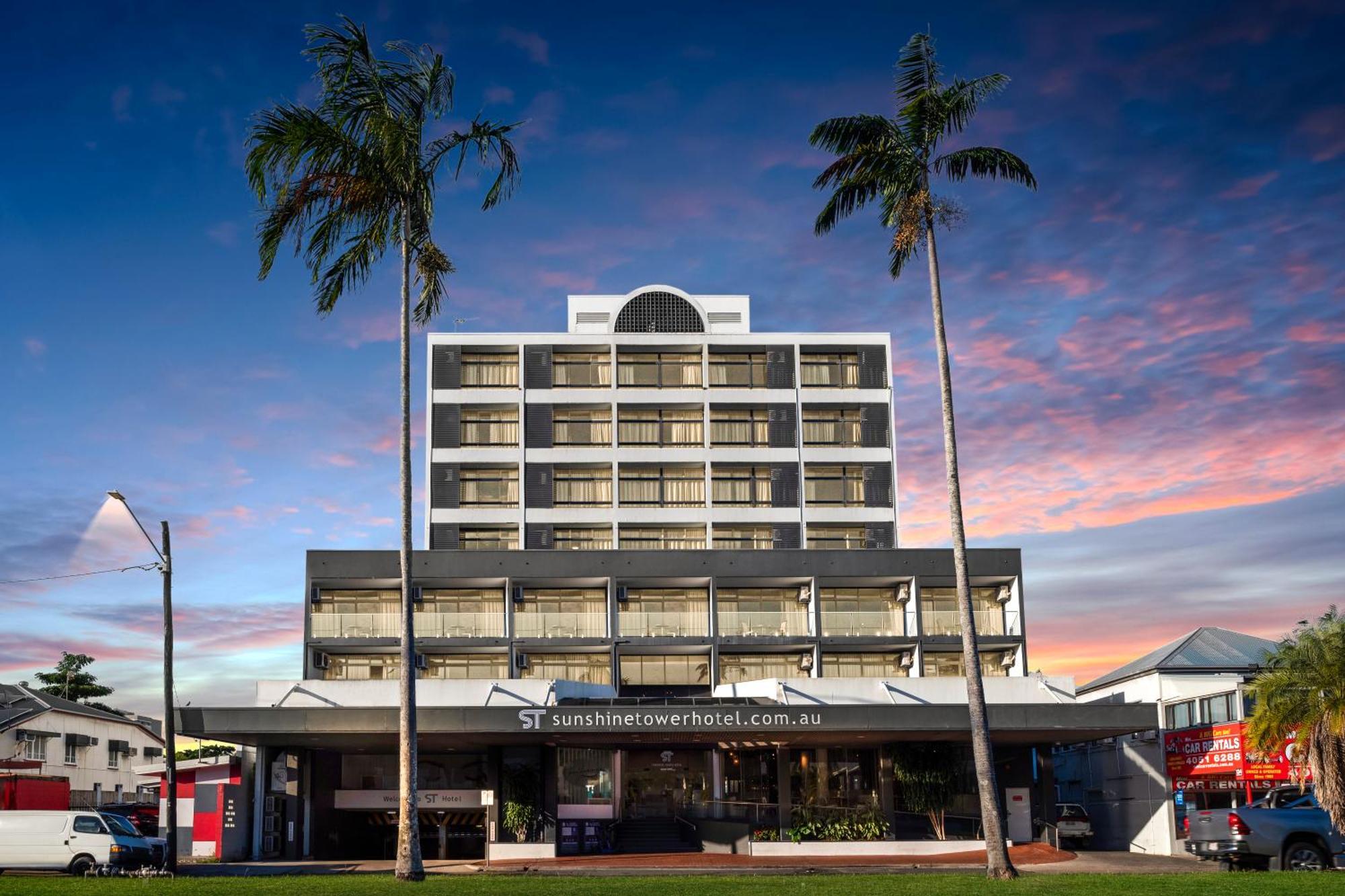 Sunshine Tower Hotel Cairns Exterior photo