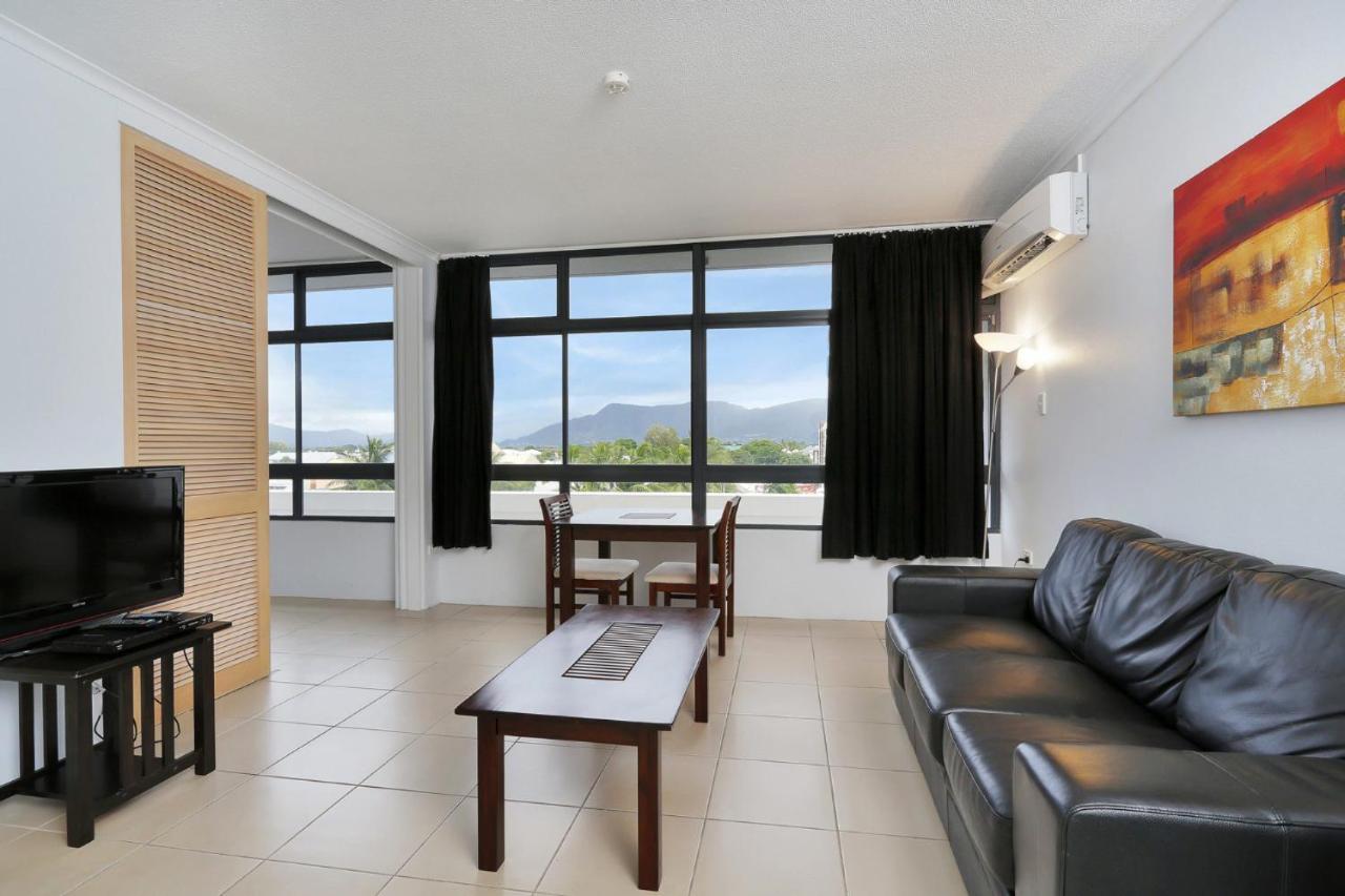 Sunshine Tower Hotel Cairns Exterior photo